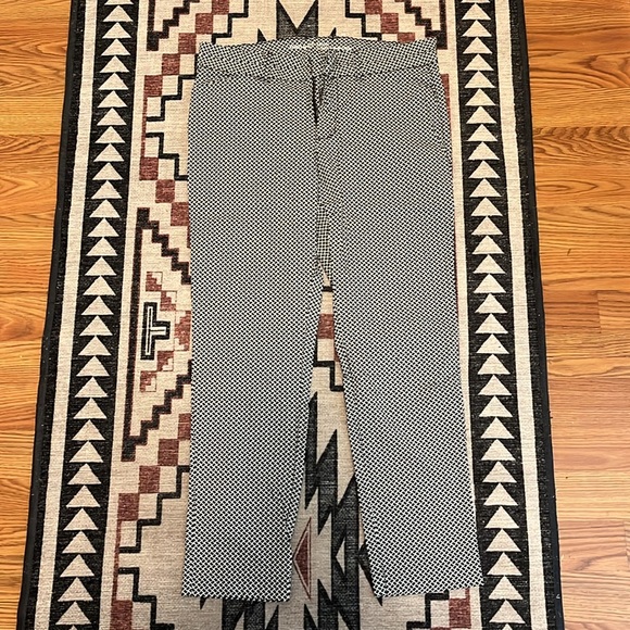 Gap khakis black and white print - Picture 2 of 4